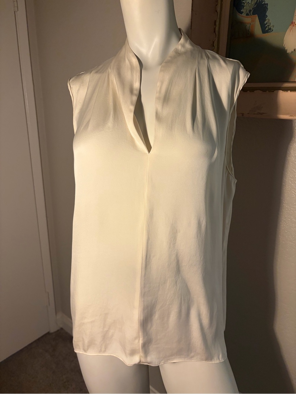 Elie Tahari Ivory Silk Sleeveless V-Neck Blouse Top Size Large